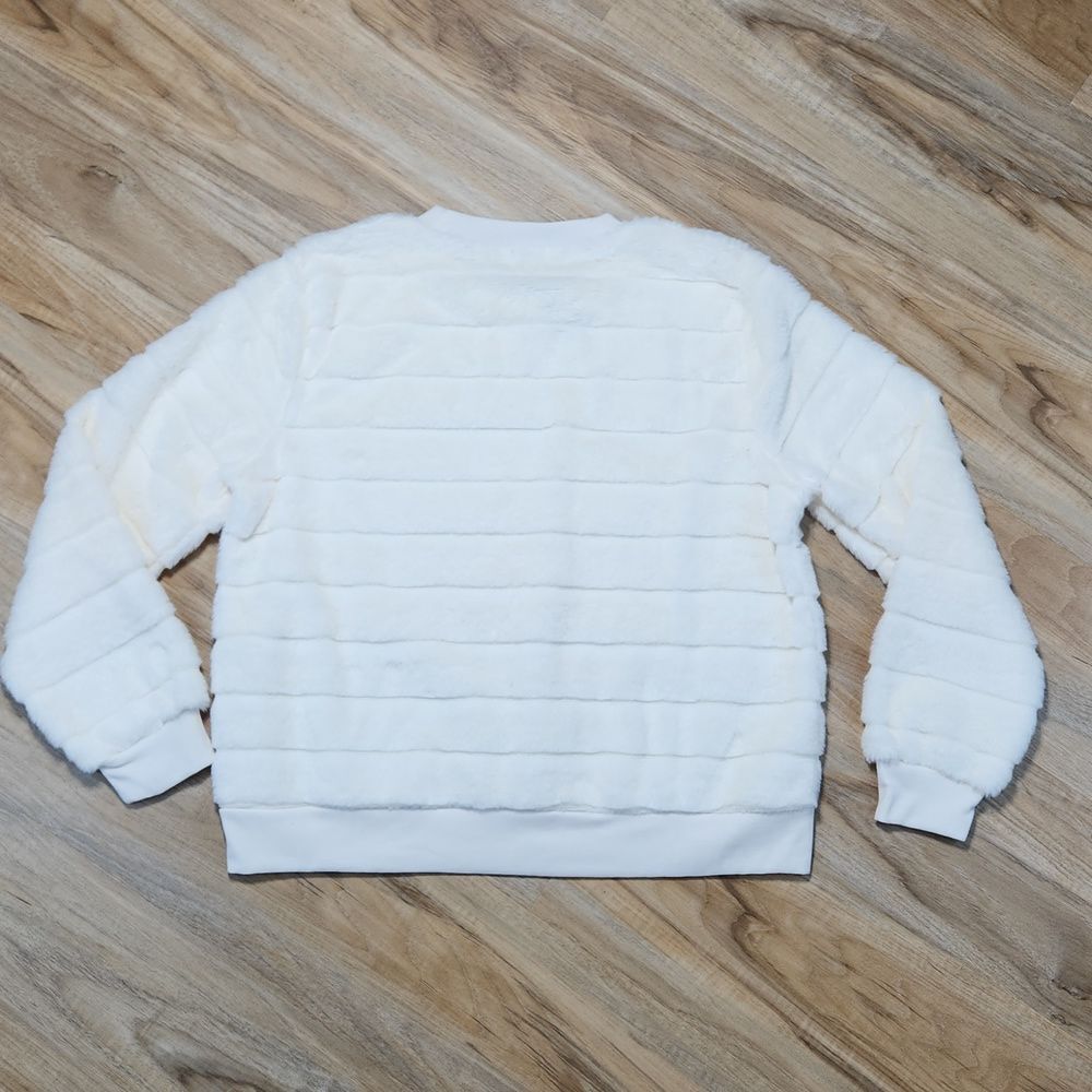 🔥NWT Rue21 Cream Faux Fur Long Sleeve Sweater Large - Picture 2 of 8